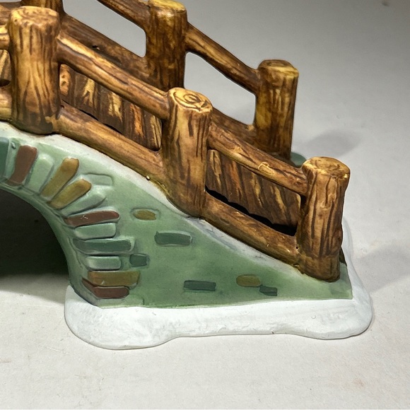 Vtg 2001 Santas Workbench 8”x3” Porcelain Bridge Snow Scene Christmas w/Box - Picture 10 of 13